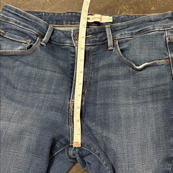 Levi’s Mid Rise Skinny Sz 12 Classic Blue Jeans - Picture 6 of 11